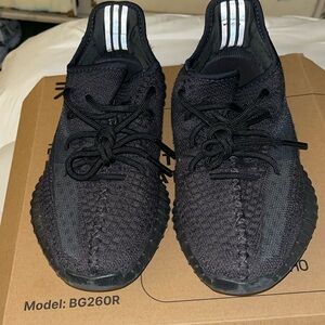 yeezy 350 black
